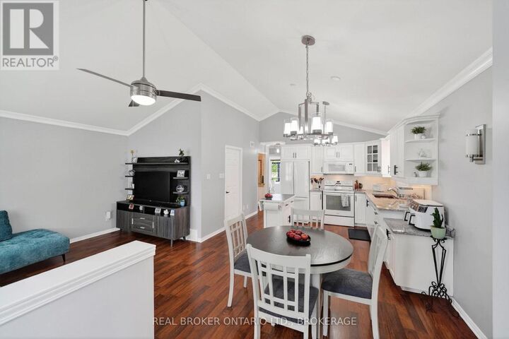 Property Photo:  1526 Frank Court  ON K6H 7N7 