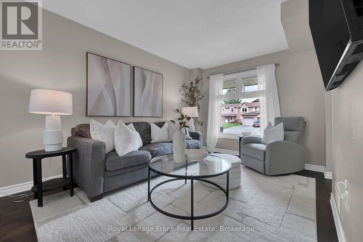 Property Photo:  107 Yorkville Drive  ON L1E 2A6 