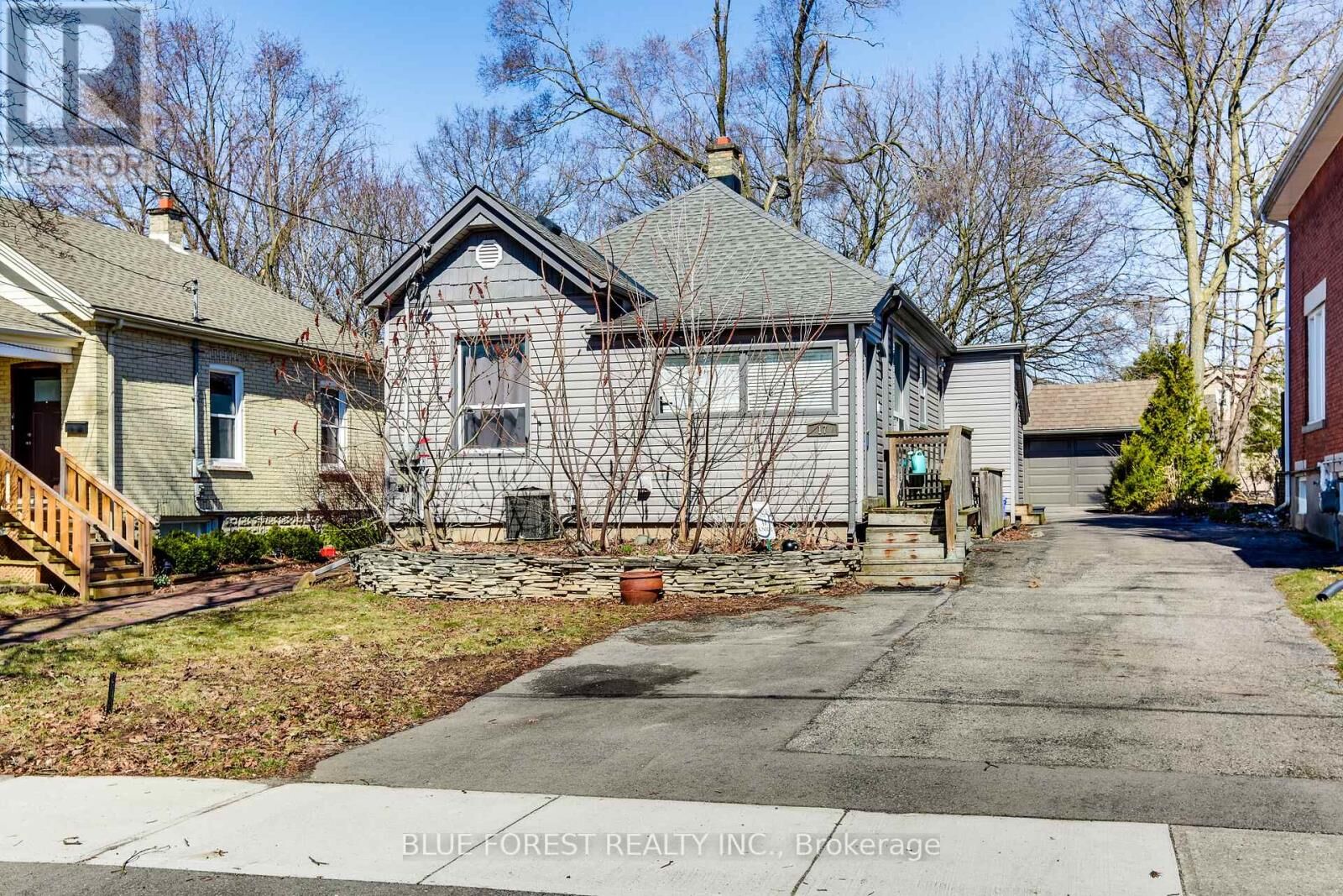 Property Photo:  17 McDonald Avenue  ON N6G 1A9 