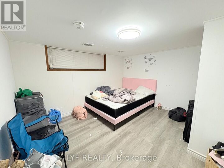 Property Photo:  6 Thorn Lane Bsmt Rm 4  ON M3B 2Z9 
