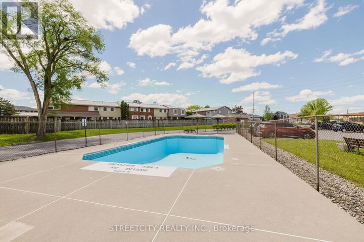 Property Photo:  223 North Park Street 311C  ON K8P 5A7 
