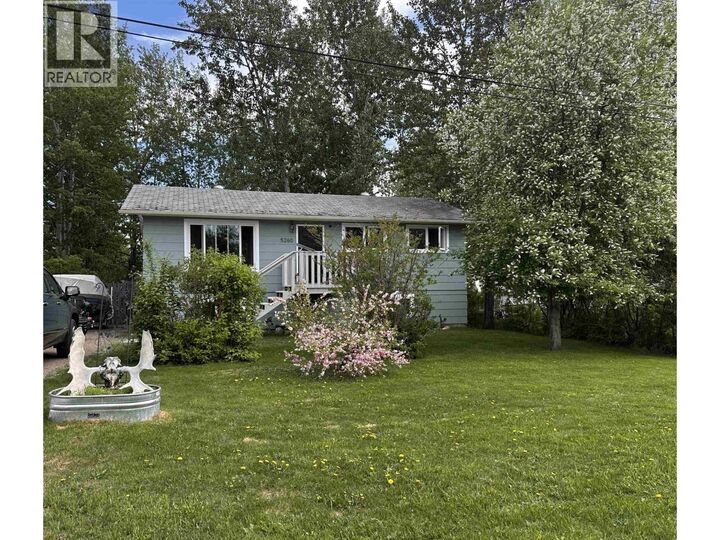 5260 43 Street — photo 1