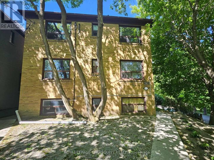 Property Photo: 450 Arlington Avenue 3 ON M6C 3A2