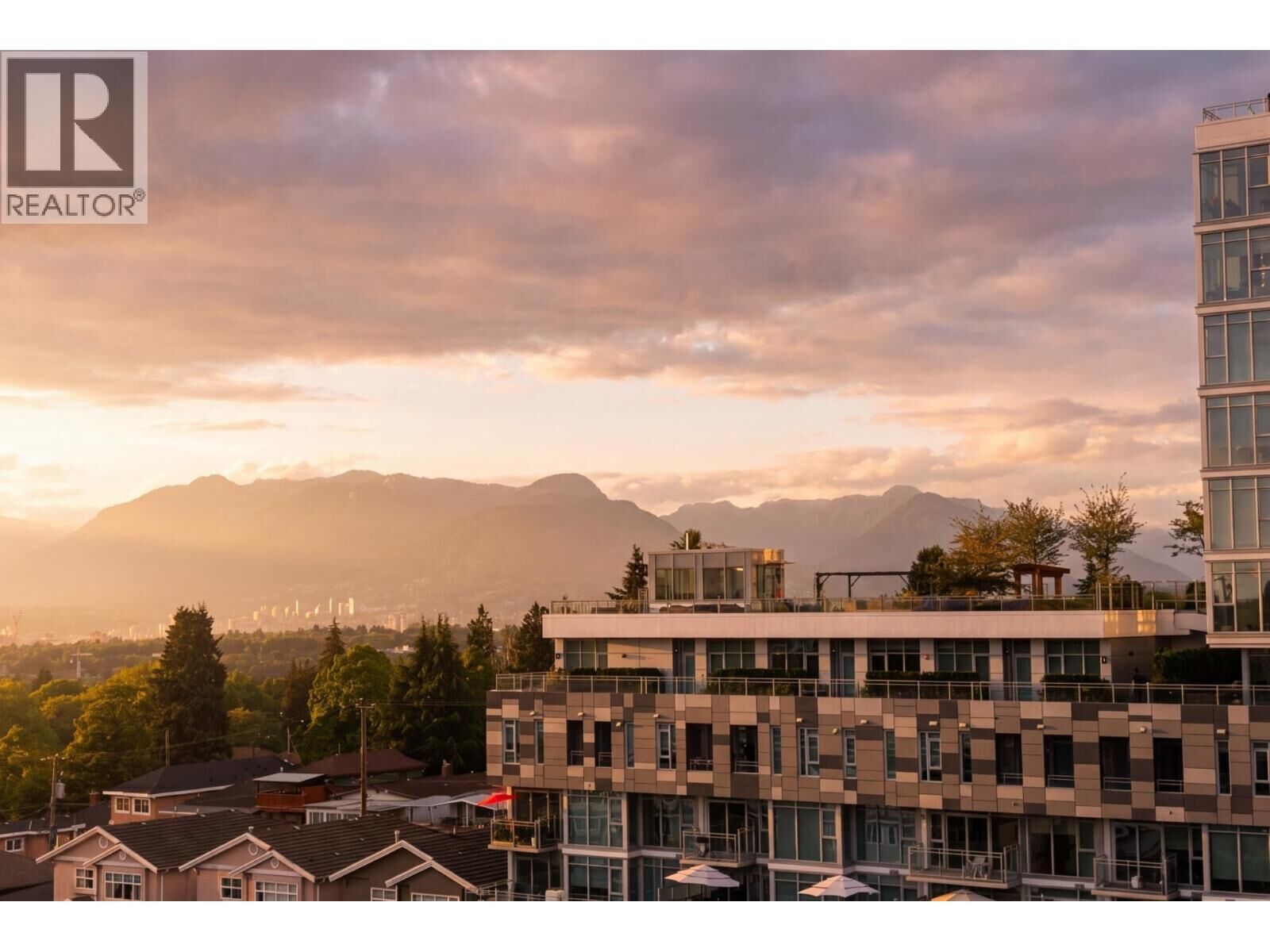 Property Photo: 2435 Kingsway 608 BC V5R 5G8
