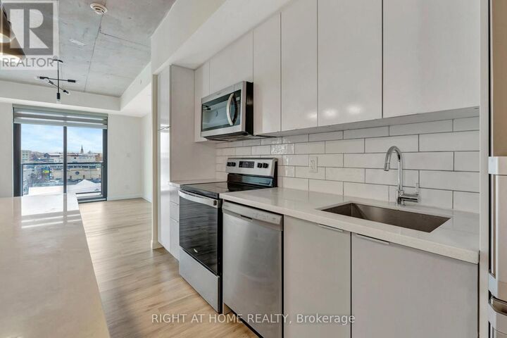 Property Photo:  7 Erie Avenue 514  ON N3S 0K5 