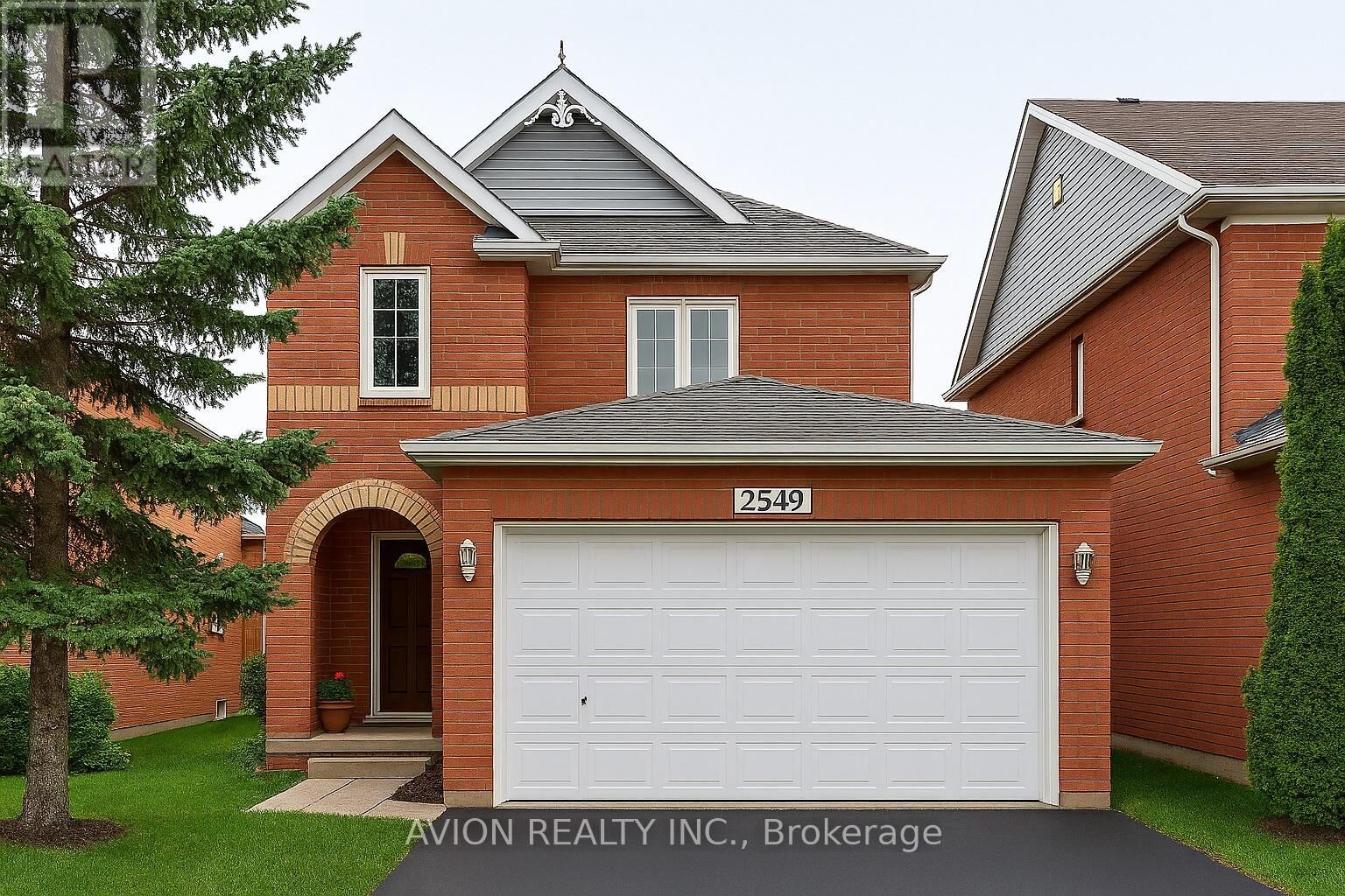 Property Photo:  2549 Strathmore Crescent  ON L5M 5L1 