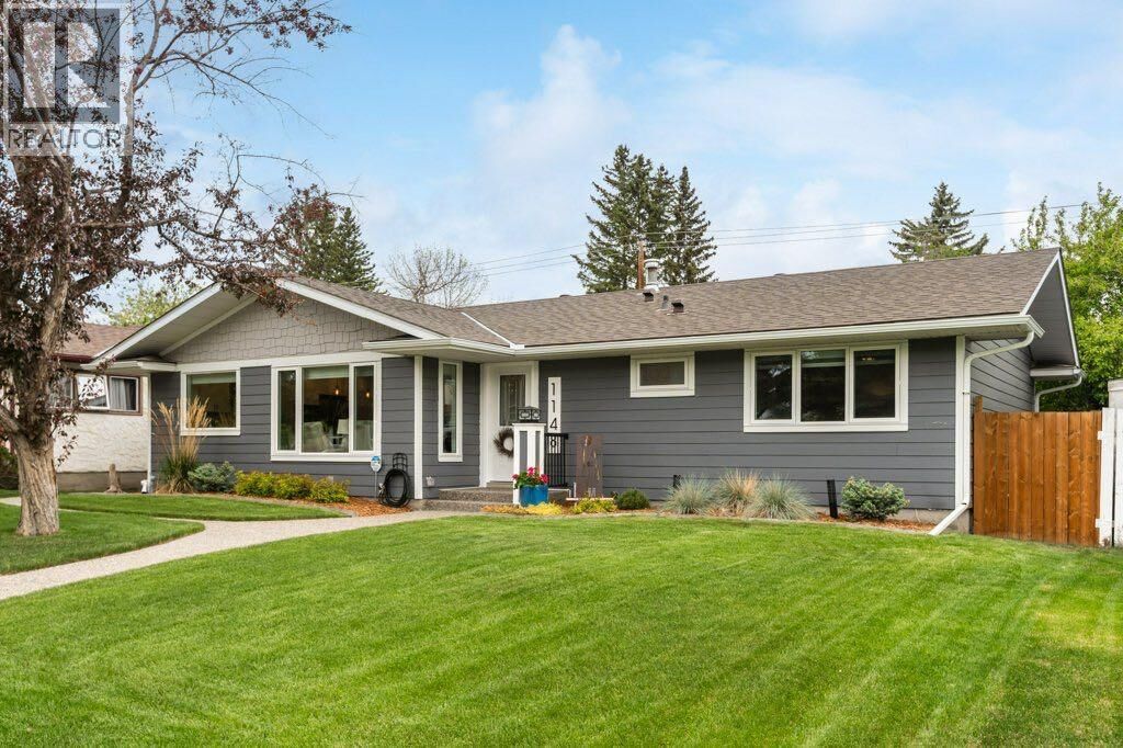 Property Photo:  1148 120 Avenue Southeast  AB T2J 2L3 