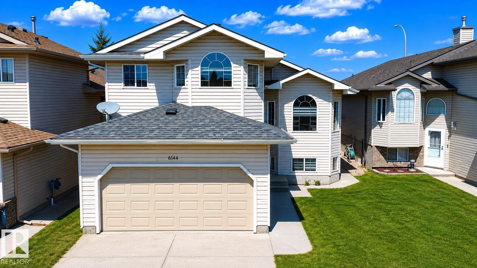 Property Photo:  6144 166 Avenue NW  AB T5Y 3N1 