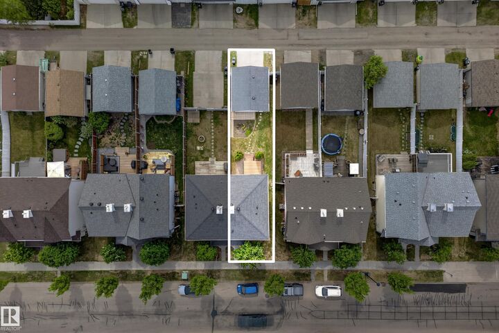 Property Photo: 5917 South Terwillegar Boulevard NW AB T6R 0A7