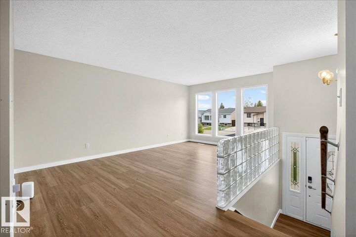 Property Photo:  1815 42 Street NW  AB T6L 3H6 
