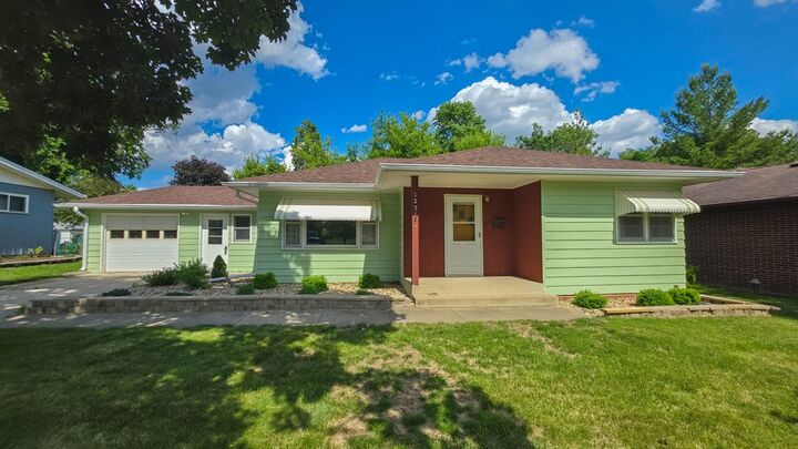 Property Photo:  1231 N 8th St  IA 50501 