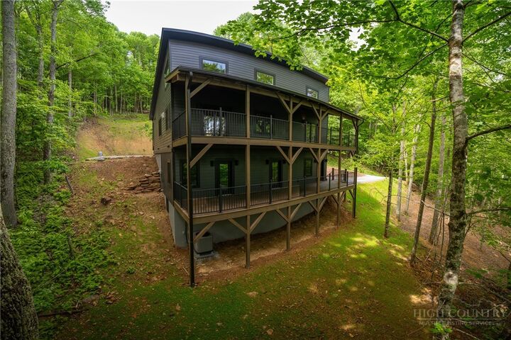 Property Photo:  207 Laurel Canopy Lane  NC 28607 