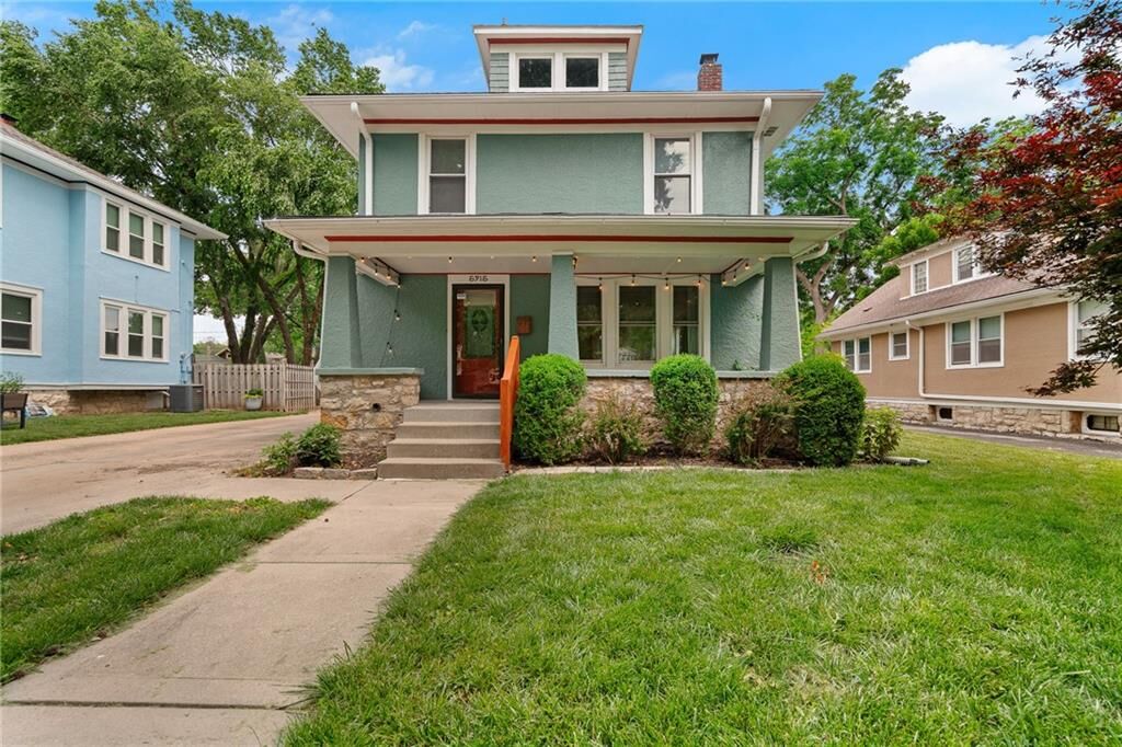 Property Photo: 5915 Holmes Street MO 64110