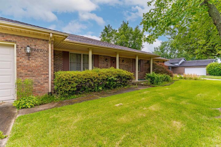 Property Photo:  5466 W Sherwood Drive  IN 47630-3192 