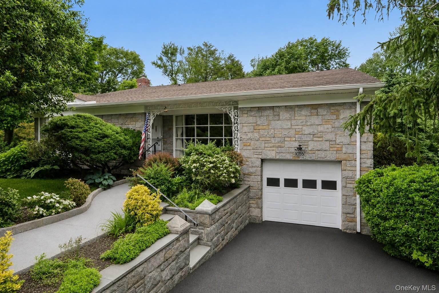 Property Photo:  1055 Mamaroneck Avenue  NY 10605 