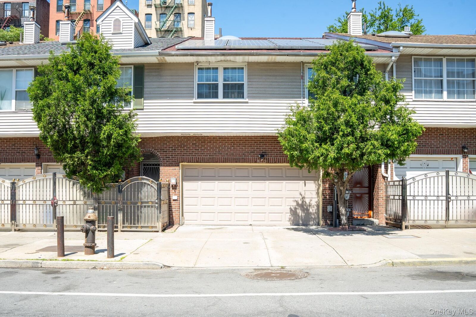 Property Photo:  1539 Longfellow Avenue 3  NY 10460 