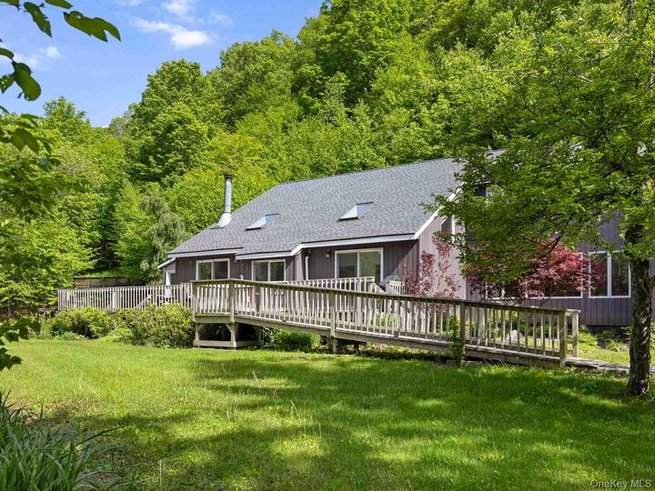Property Photo:  620 Mohican Trail  NY 12441 