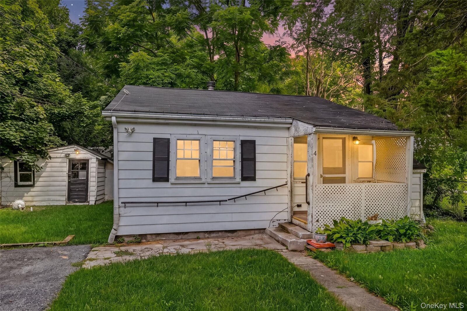 Property Photo:  4 Benview Road  NY 12538 
