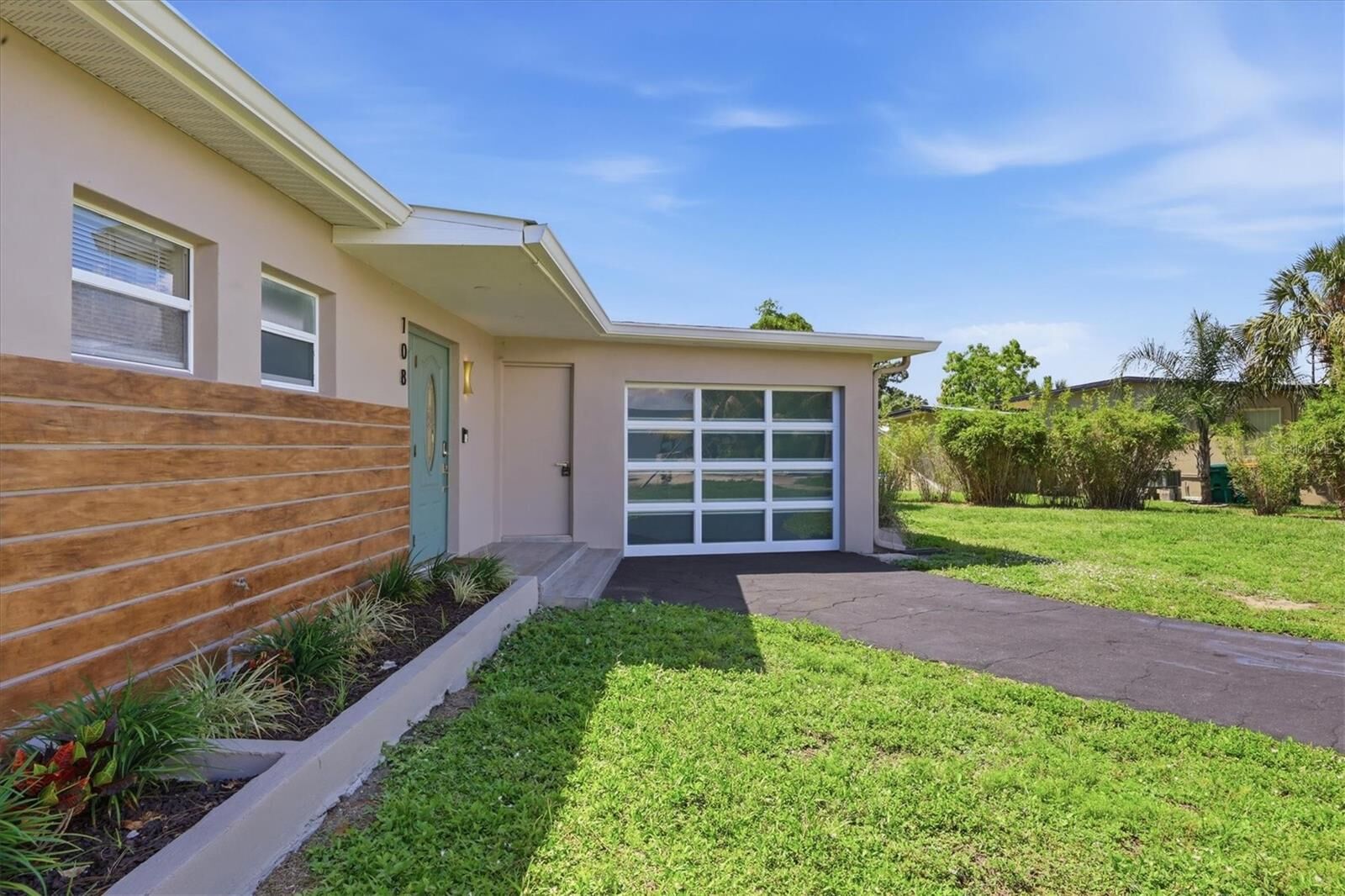 Property Photo: 108 Buckeye Avenue NW FL 33952