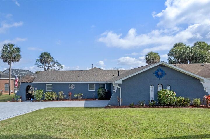 Property Photo:  1102 N Palmetto Street  FL 34748 