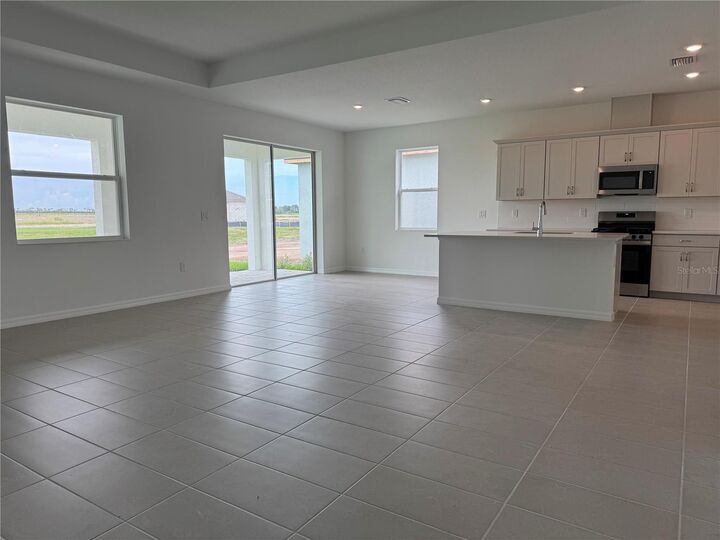 Property Photo: 8725 Canard Cove FL 34221
