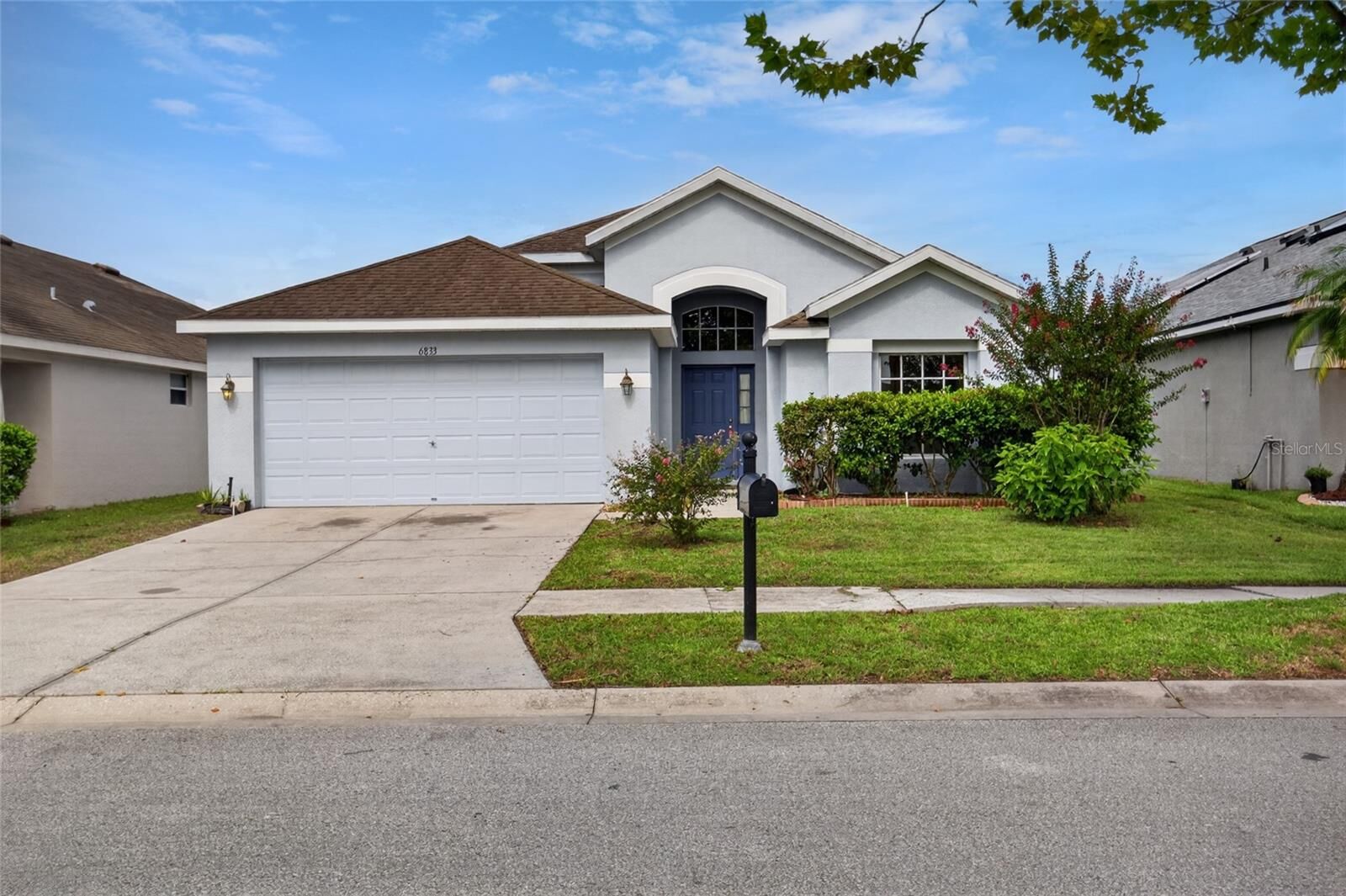 Property Photo:  6833 Runner Oak Drive  FL 33545 