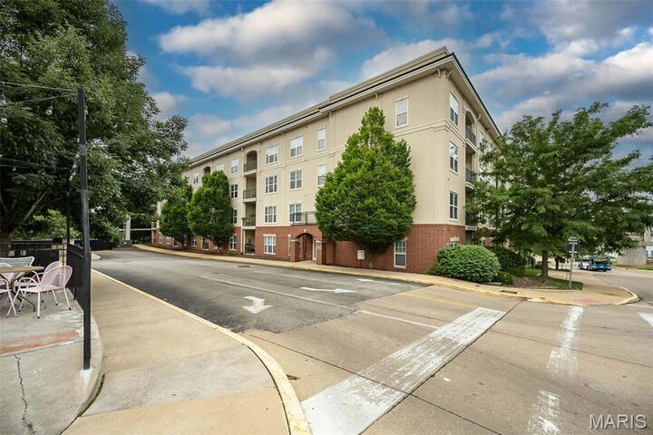 Property Photo: 1270 Strassner Drive 3202 MO 63144