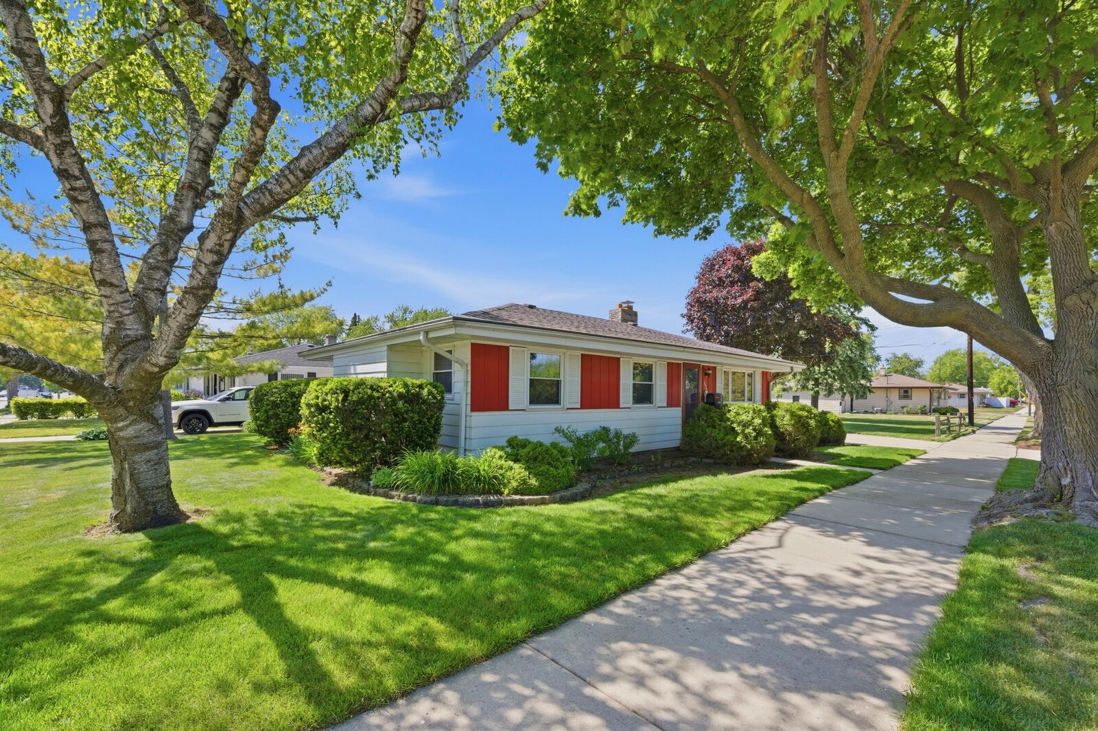 Property Photo:  3520 Knoll Pl  WI 53403 