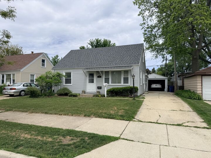 Property Photo:  2312 Webster St  WI 53403 