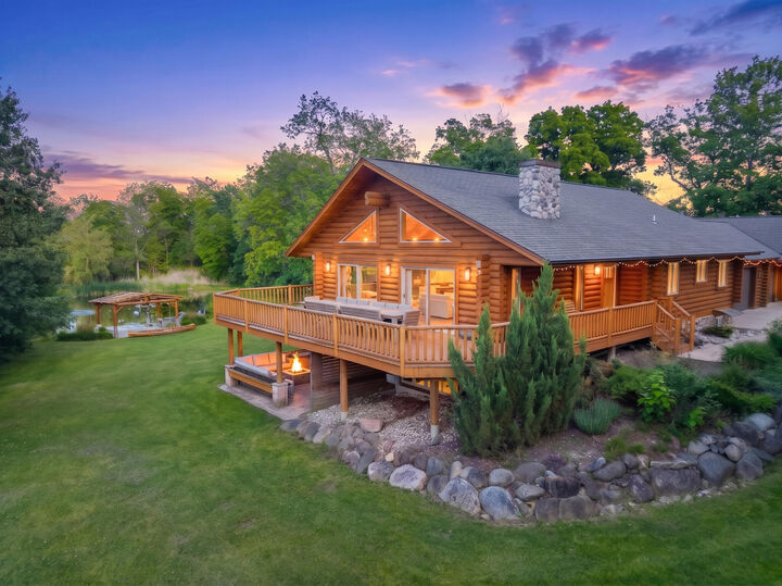 Property Photo:  2717 N Beaumont Ave  WI 53185 