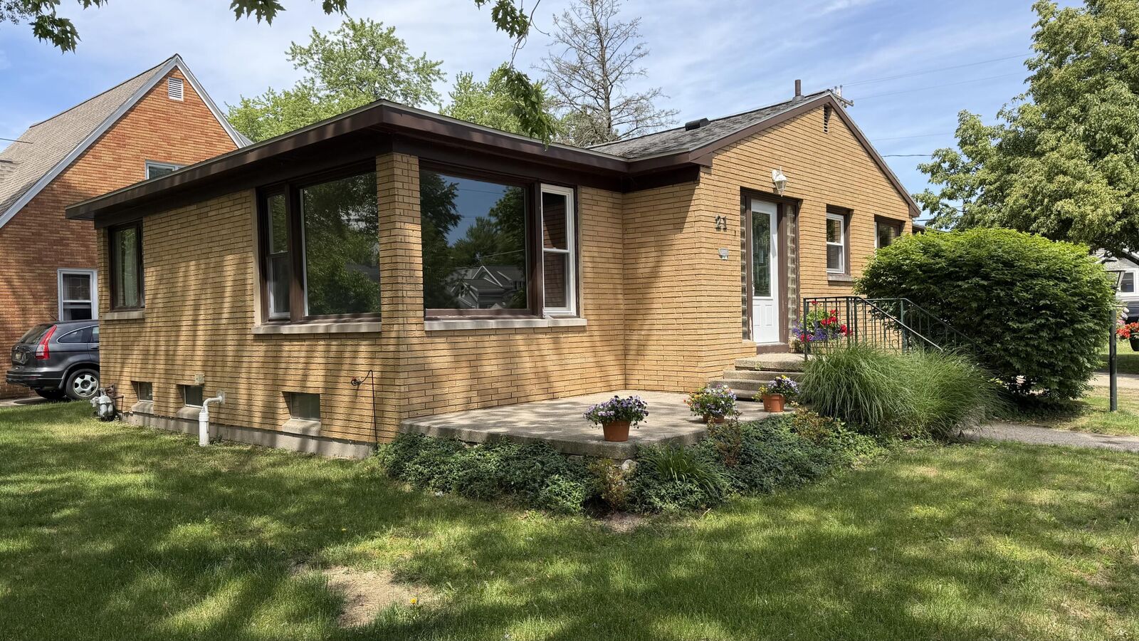 Property Photo: 21 S Despelder Street MI 49417