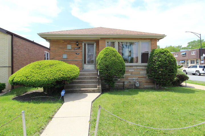 Property Photo:  401 E 91st Street  IL 60619 