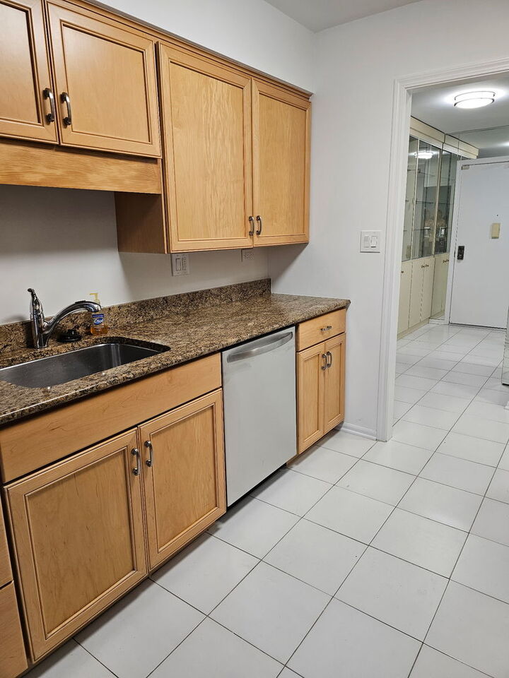 Property Photo:  6400 N Cicero Avenue 212  IL 60712 