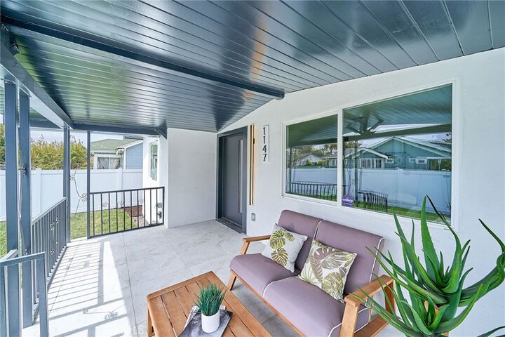 Property Photo:  1147 W 39th  CA 90037 