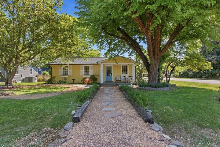 Property Photo: 1309 Chickering Dr TN 37064