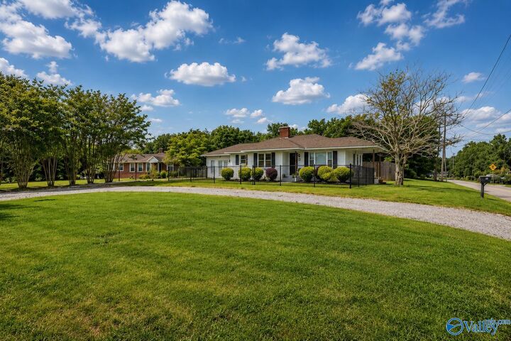 Property Photo:  18747 North Jefferson Street  AL 35614 