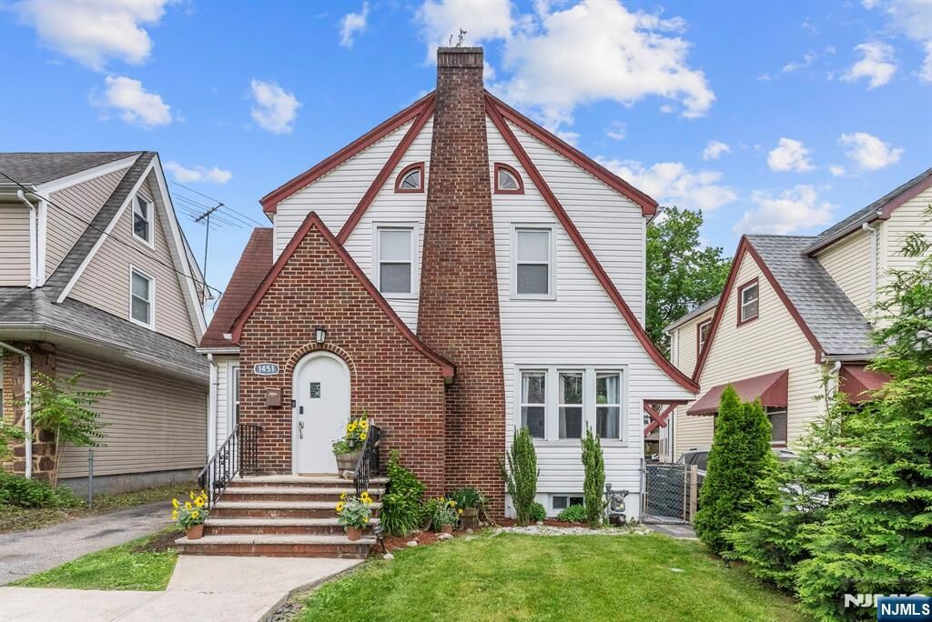 Property Photo:  1451 Stanley Terrace  NJ 07205 