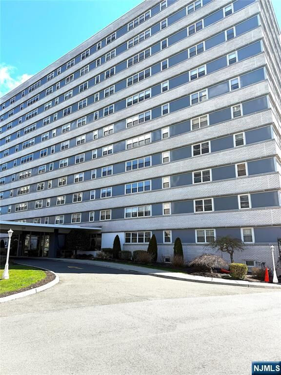 Property Photo:  280 S Prospect Avenue 3N  NJ 07601 