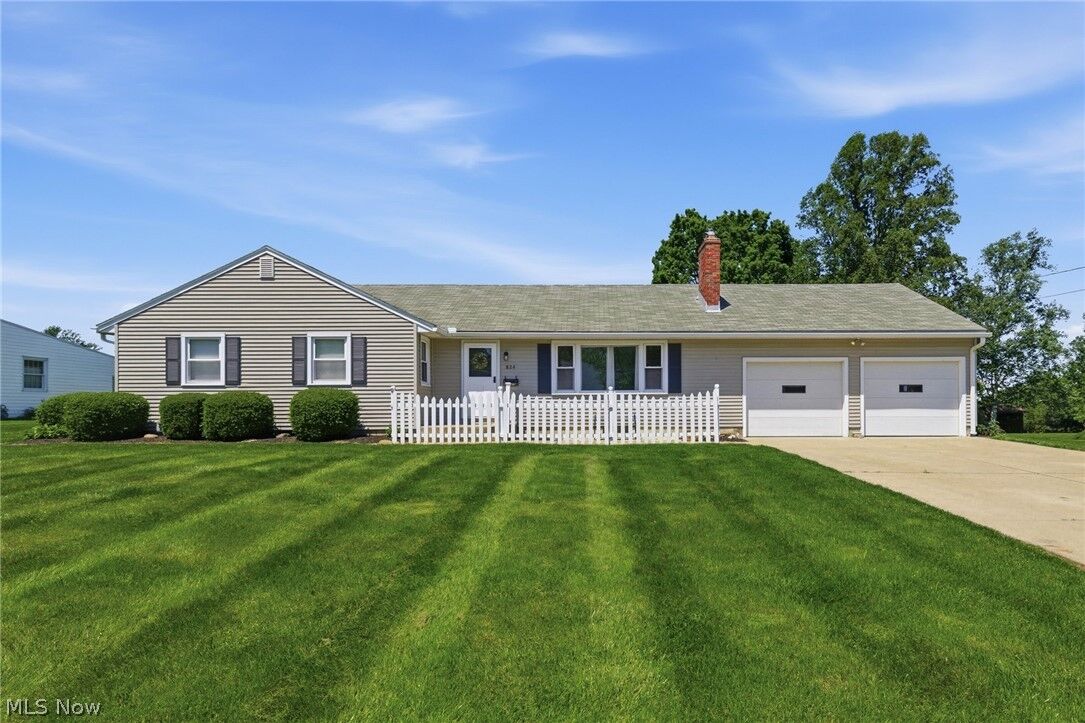 Property Photo:  824 E Bank Street  OH 44805 