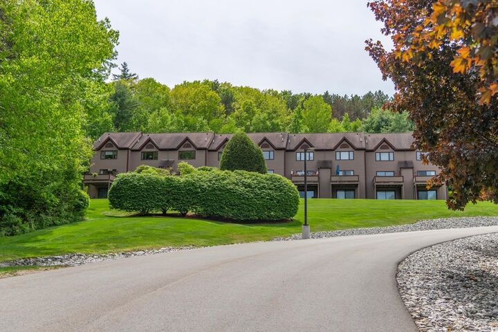 Property Photo:  503 Eastview Drive  NH 03086 
