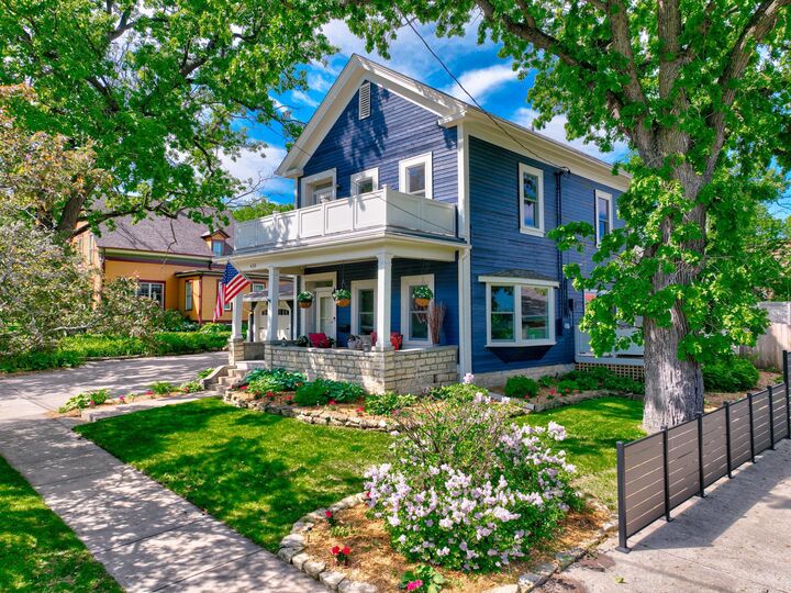 Property Photo:  430 Broadway Street S  MN 55082 
