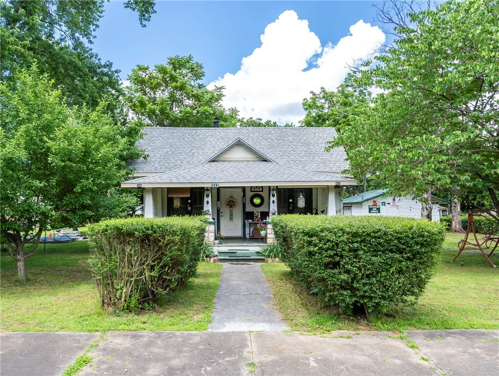 Property Photo: 312 W Spring Street AR 72768