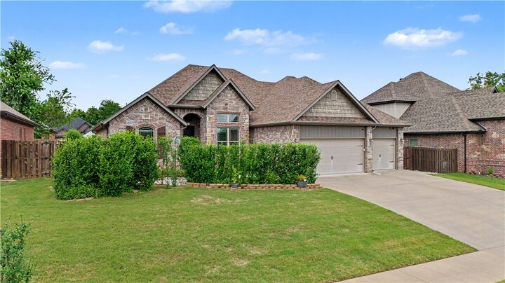 Property Photo:  1805 NE Frost Drive  AR 72712 