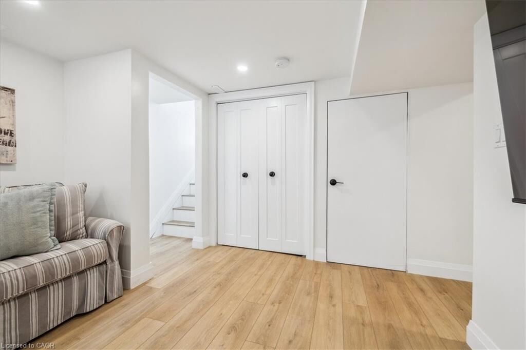 Property Photo: 2113 New Street Lower ON L7R 1H7
