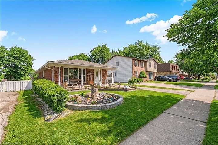 Property Photo:  515 Strasburg Road  ON N2E 1P1 