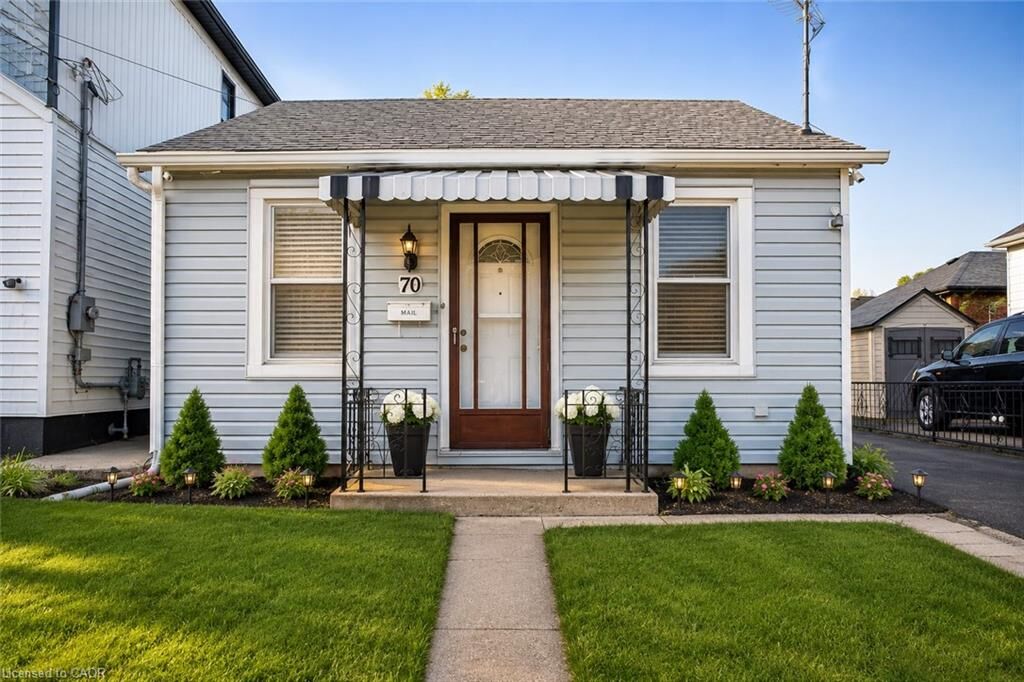 Property Photo:  70 Poulette Street  ON L8P 4E2 
