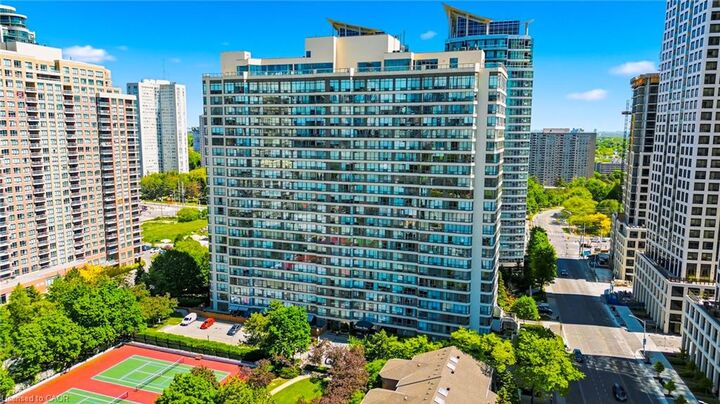 Property Photo:  55 Elm Drive W 611  ON L5B 3Z3 