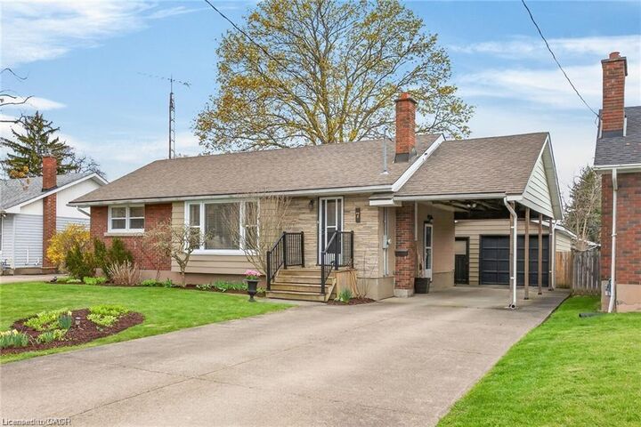 Property Photo: 7 Coral Drive ON L2N 3R4