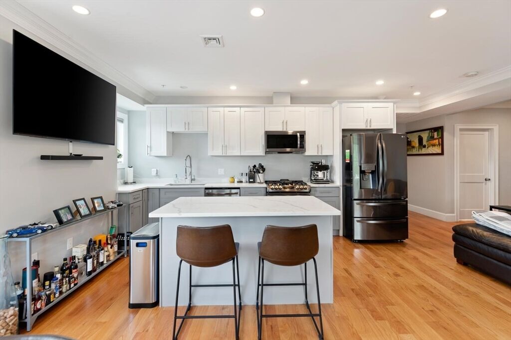 Property Photo: 23 Bowdoin Ave 5 MA 02121