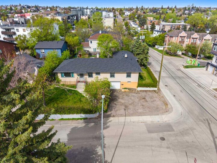 Property Photo: 1607 25 Avenue SW AB T2T 0Z9